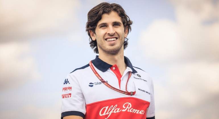 Antonio-Giovinazzi-sauber-2019-01.jpg