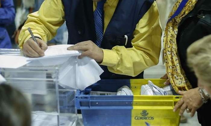 voto-correo-mesa-electoral-770x420-efe.jpg