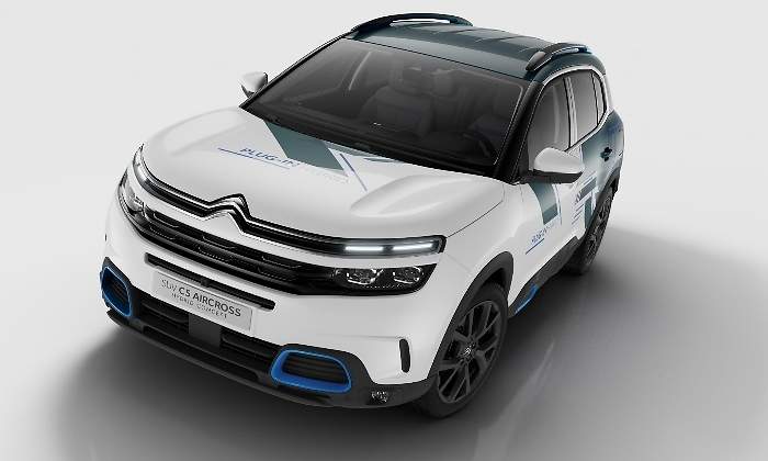 citroen-C5-Aircross-Hybrid-Concept-2018-01.jpg