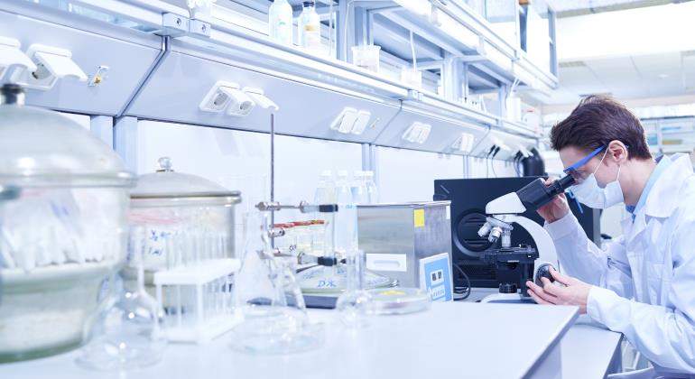 tecnologia_laboratorio_cientifico_ee.jpg