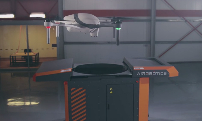 robot-airobotics-770420.jpg