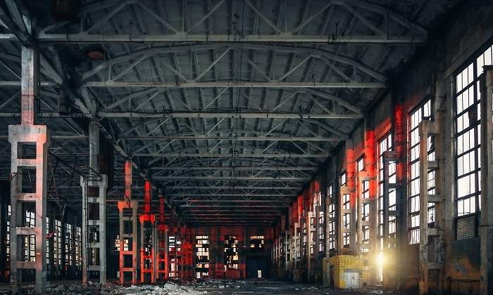 nave-industrial-dreamstime.jpg