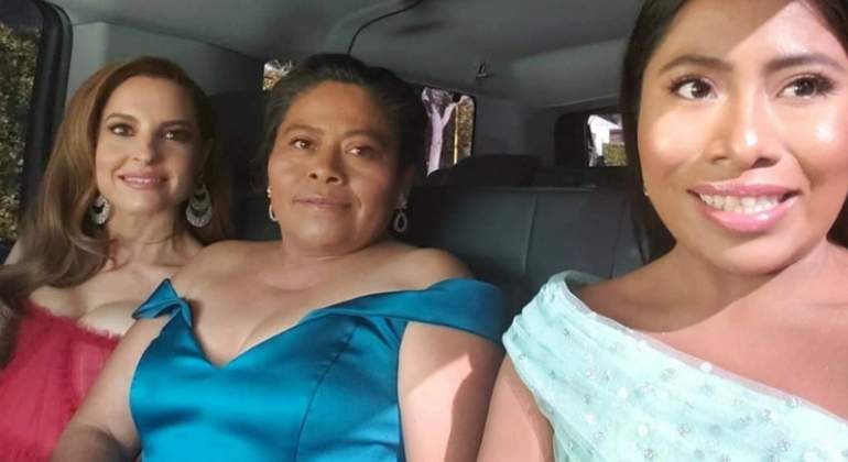 yalitza-aparicio-mama-vestido-pepillo-origel.jpg