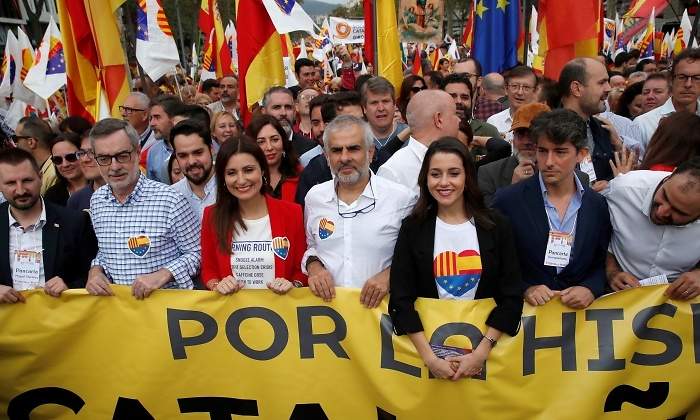 manifestacion-hispanidad-barcelona-arrimadas-reuers.jpg