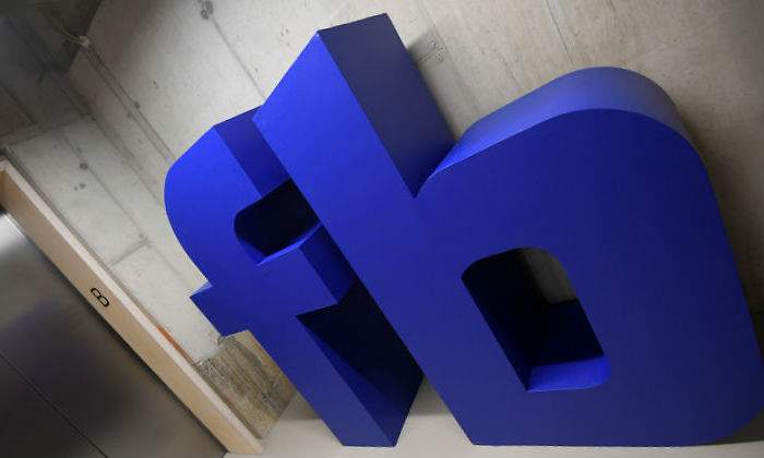 facebooklogo.jpg