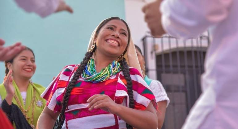 yalitza-aparicio-guelaguetza.jpg