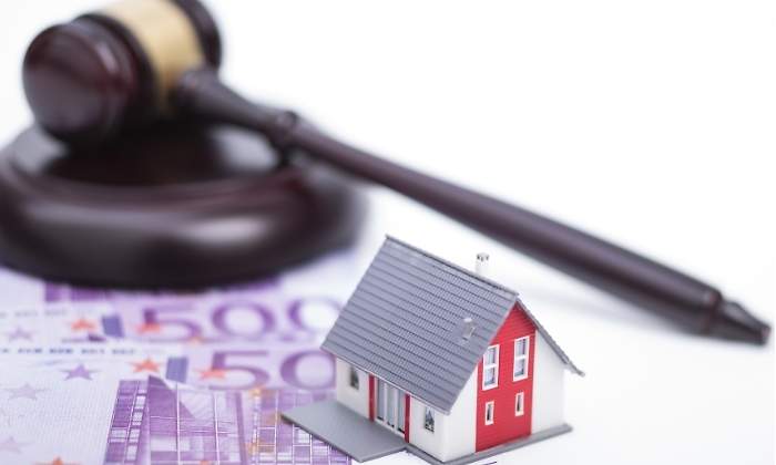 casa-maza-billetes-500euros-dreamstime.jpg