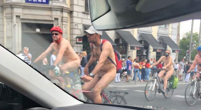 ciclistas-desnudos.jpg