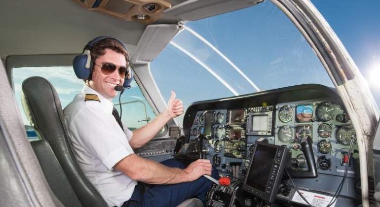 Aeroméxico impartirá las carreras de piloto y sobrecargo Aeroméxico impartirá las carreras de piloto y sobrecargo