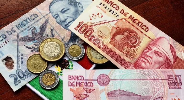 pesos-mexico-getty.jpg