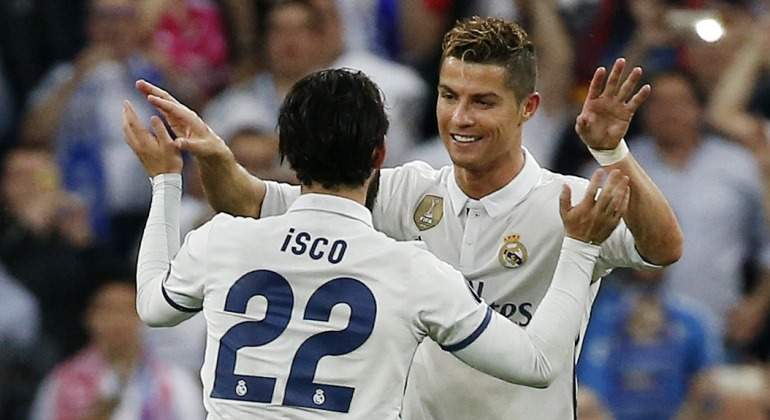 Isco-CR7-celebran-reuters-2017.jpg