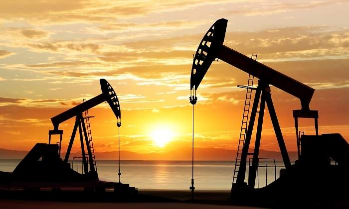 petroleo-lago-puesta-sol.jpg