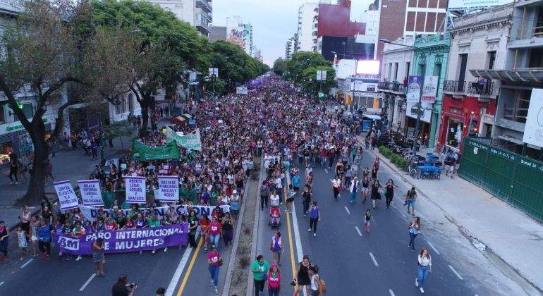 Marcha-por-el-dia-internacional-de-la-mujer.jpg