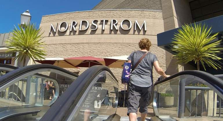 nordstrom-escalera-reuters-770x420.jpg