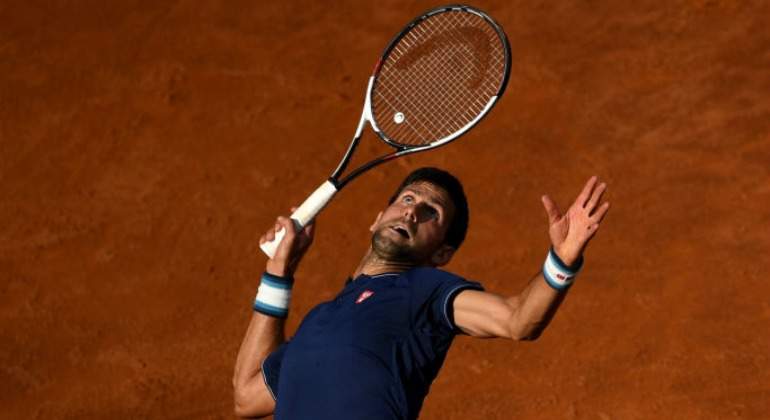 Djokovic debuta en Roma con triunfo ante Bedene