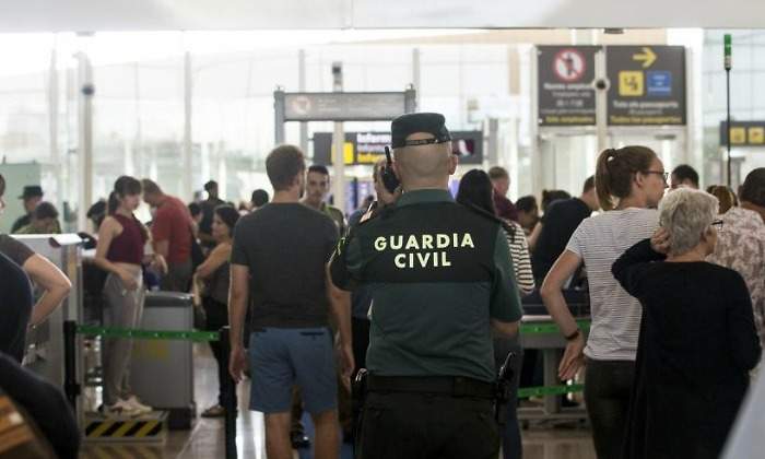 aeropuerto-prat-guardia-civil.jpg
