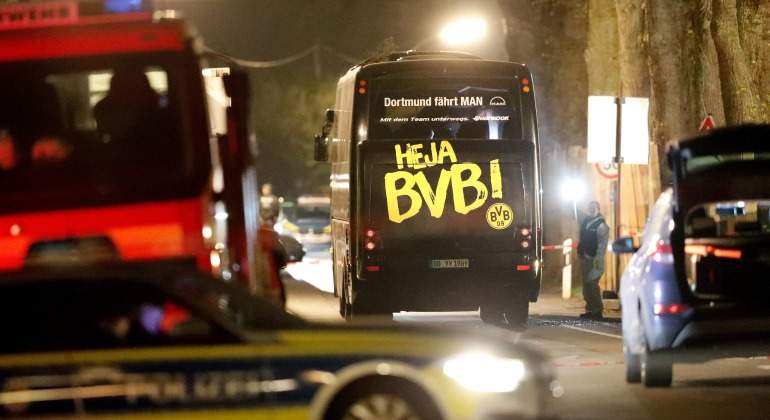 Bus-Borussia-Dortmund-2017-efe.jpg