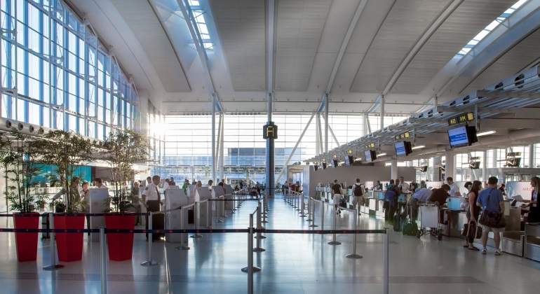 aeropuerto-ciudad-mexico-dreamstime-770x420.jpg