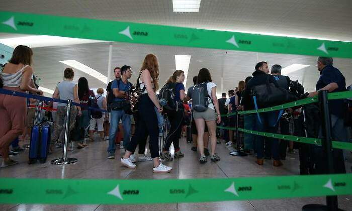 aena-cinta-seguridad-aeropuerto-770.jpg