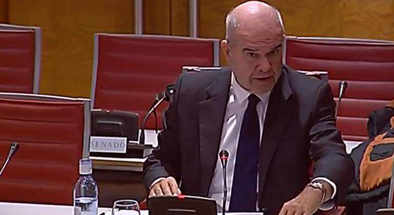 Chaves reta al PP a dar pruebas que le impliquen en la presunta financiación ilegal del PSOE
