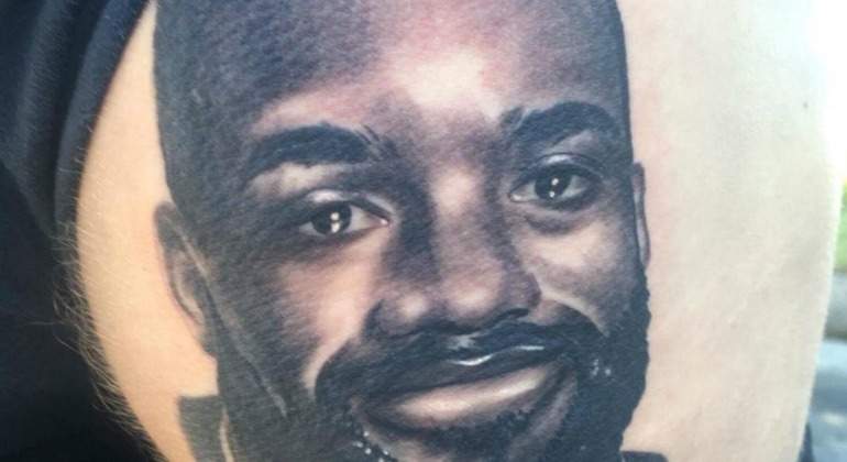 lacazette-nalga.jpg