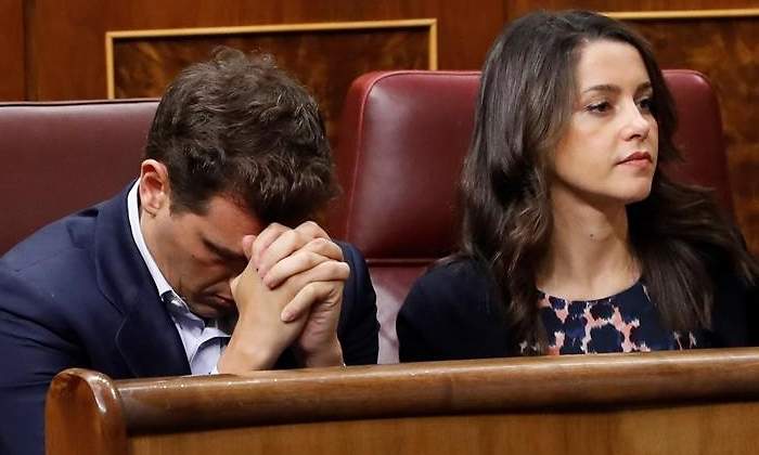 rivera-arrimadas-congreso-investidura-efe.jpg
