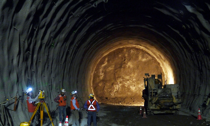 chuquicamata-tunel-reuters.png