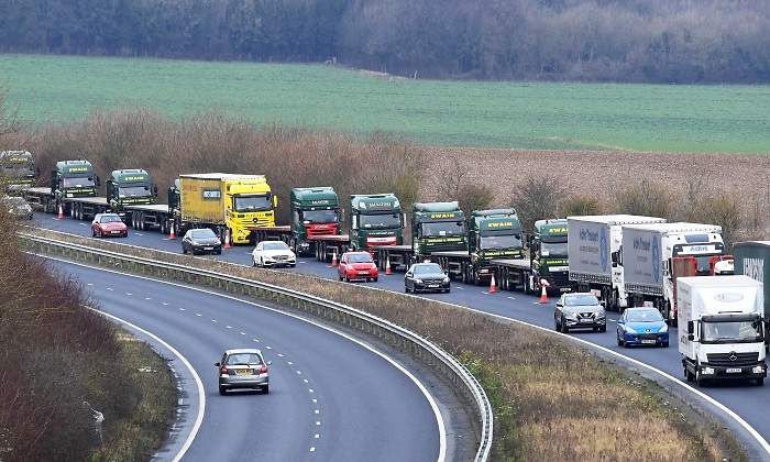 fila-camiones-reino-unido-brexit-reuters-770x420.jpg