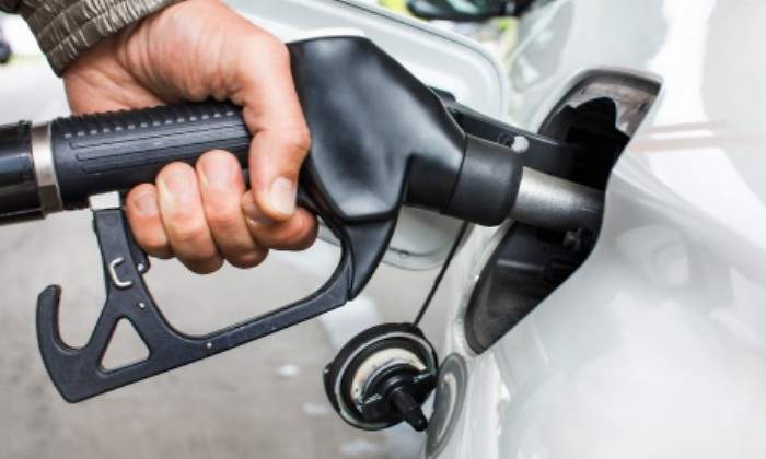gasolina-mano-getty.jpg