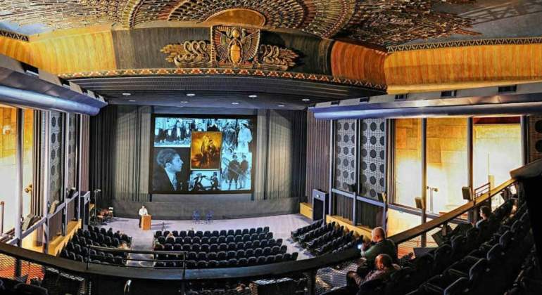 NETFLIX-SALA-DE-CINE-TEATRO-EGIPCIO.jpg