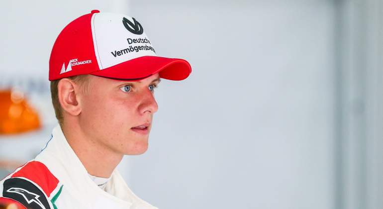 Michael-Schumacher-77-reuters.jpg