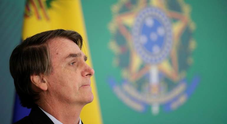 bolsonaro-piensa-reuters.jpg