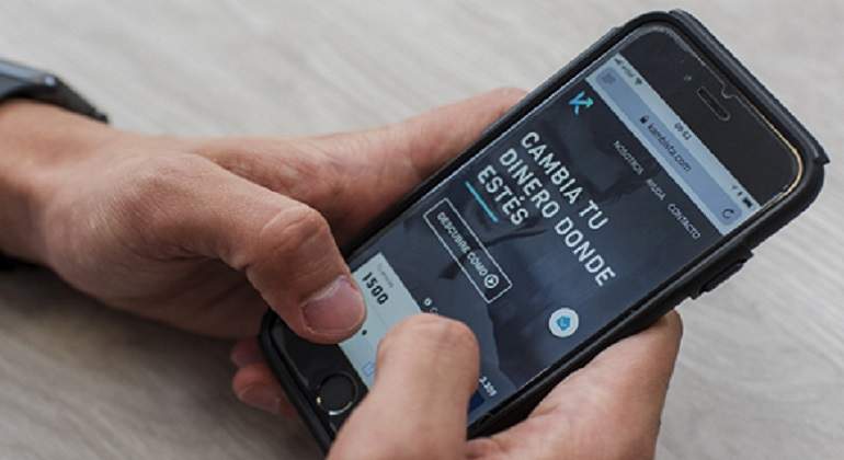 celular770.jpg