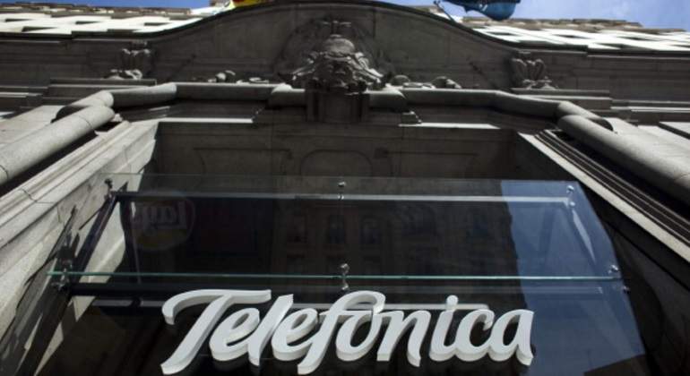 telefonica-puerta.jpg