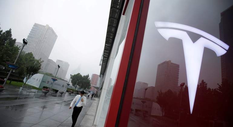 Tesla-reuters-770.jpg