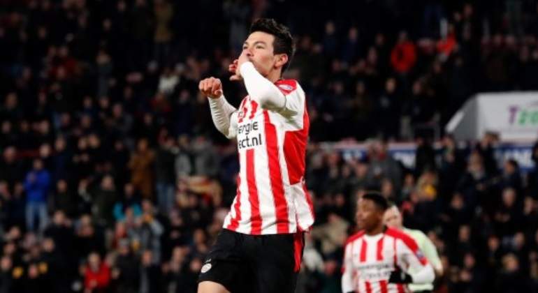 Lozano-PSV-Twitter-2.jpg