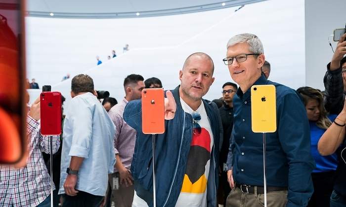 Jony-Ive-apple.jpg