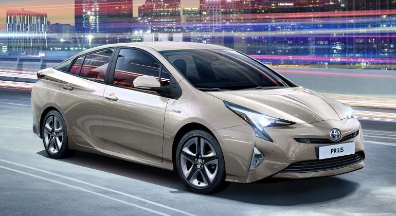 Resultado de imagen para toyota prius  Nos subimos al híbrido de Toyota: qué es lo mejor del Prius toyota prius 2018 01