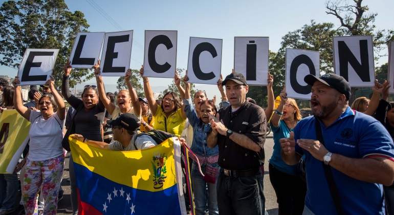Maduro autoriza consulta para crear Comisión constituyente sobre esclarecimiento de crímenes políticos Maduro autoriza consulta para crear Comisión constituyente sobre esclarecimiento de crímenes políticos