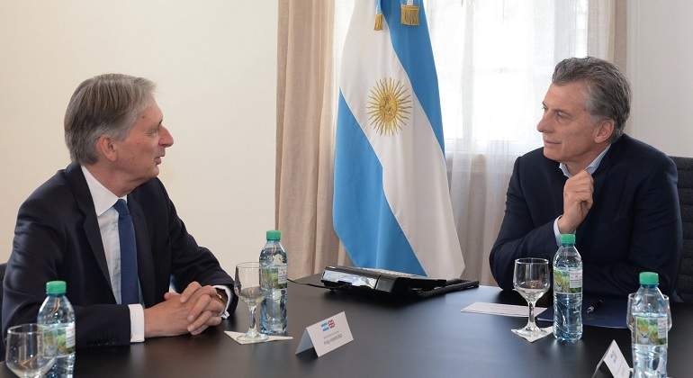 Macri-PhilipHammond-MinistroEcoIngles770.jpg