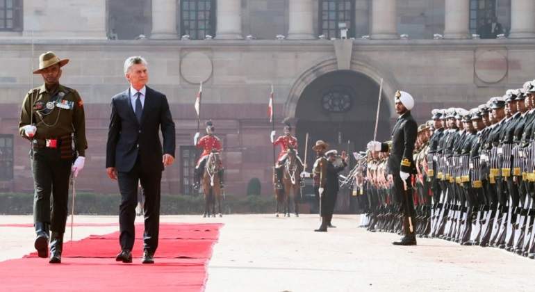 Mauricio Macri busca encontrar un salvavidas a su Gobierno en la populosa economía india