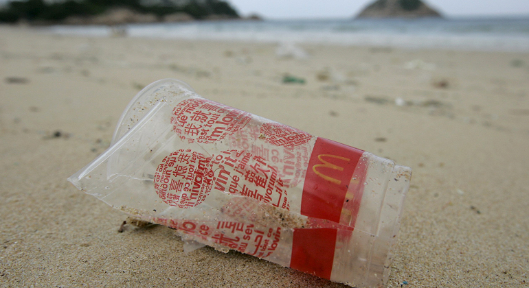 plastico-contaminacion.png