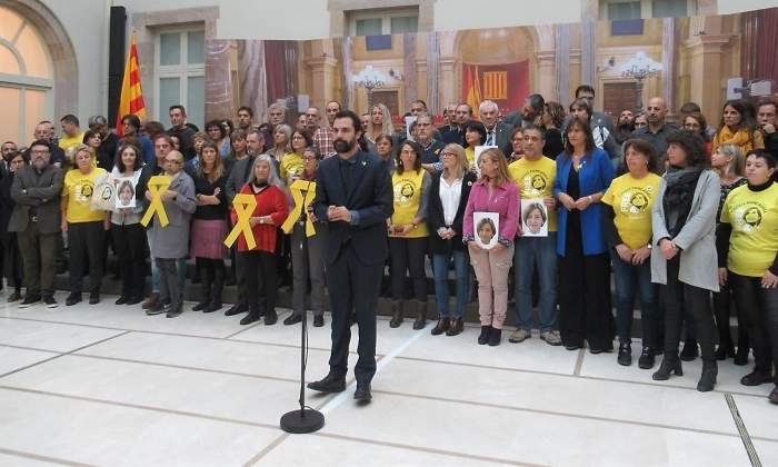 protesta-parlament-torrent-ep.jpg