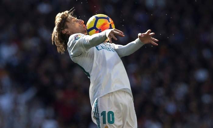 Modric-2017-clasico-control-efe.jpg
