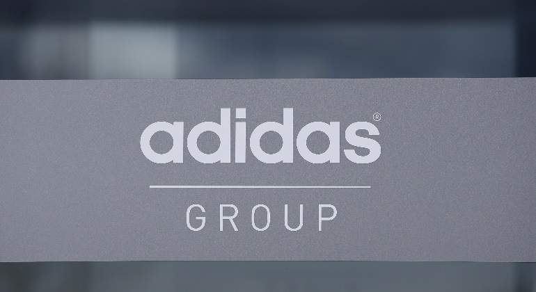 adidas-grupo-reuetrs.jpg