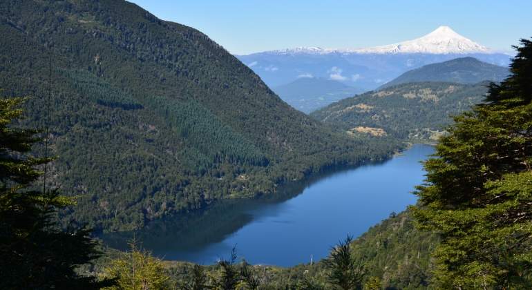 chile_lago_tinquiclo_marc_elicagaray_770_dreamstime.jpg