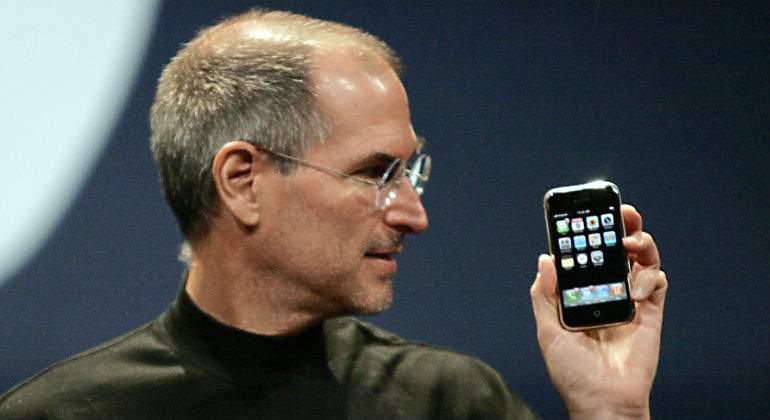 steve-jobs-iphone-07.jpg