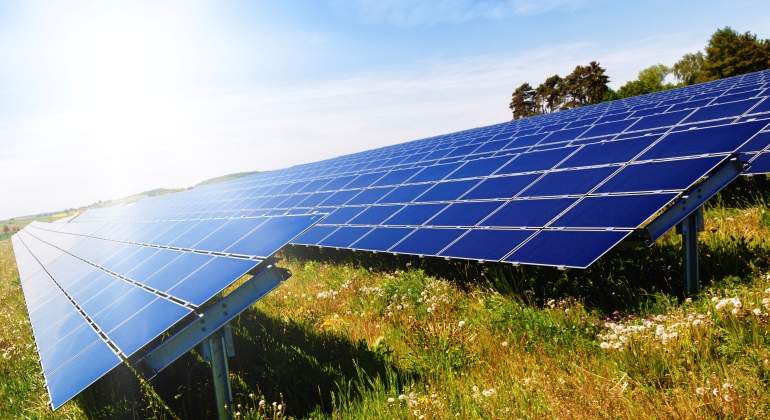 placas_solares_fotovoltaica_energia_istock.jpg