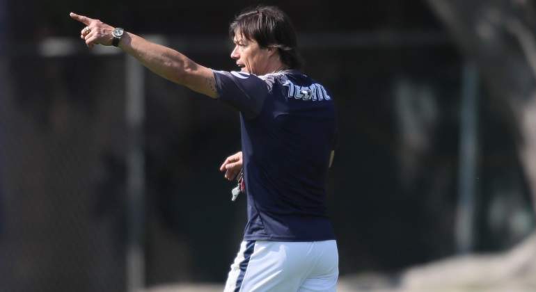 Matias-Almeyda-Entrenamiento-Tw--Chivas.jpg