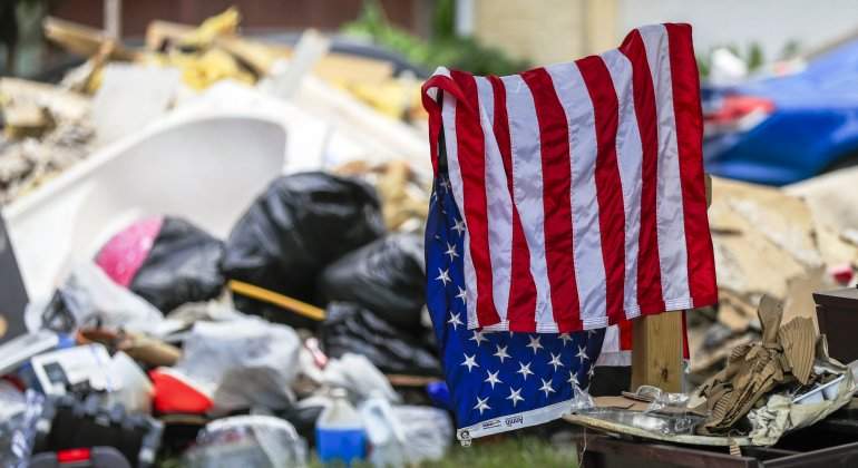 estados-unidos-eeuu-desastre-bandera-harvey-texas-efe.jpg